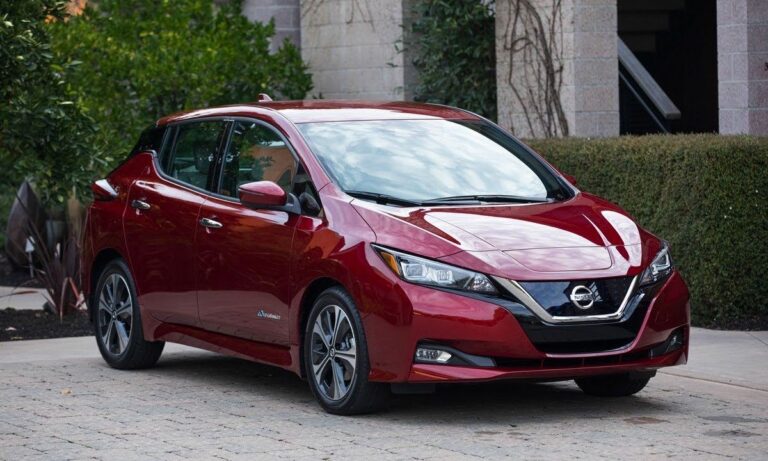 Nissan Leaf: полный обзор поколений с характеристиками, плюсами и минусами
