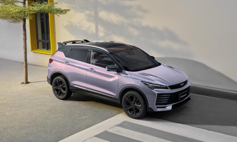 Какой робот спокойнее: Geely Coolray или Changan CS35 Plus